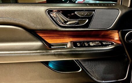 Lincoln Navigator, 2019 год, 7 500 000 рублей, 22 фотография