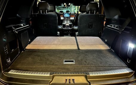 Lincoln Navigator, 2019 год, 7 500 000 рублей, 17 фотография