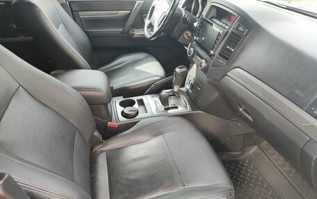 Mitsubishi Pajero IV, 2014 год, 2 599 000 рублей, 9 фотография