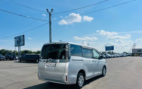 Toyota Voxy III, 2017 год, 1 999 000 рублей, 6 фотография