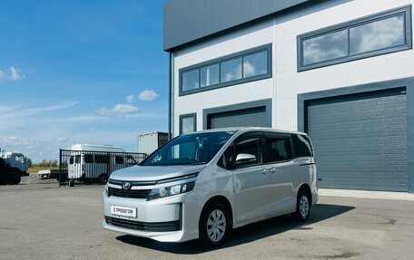 Toyota Voxy III, 2017 год, 1 999 000 рублей, 2 фотография