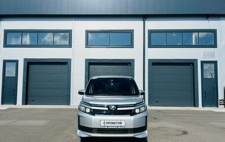 Toyota Voxy III, 2017 год, 1 999 000 рублей, 9 фотография