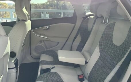 Volvo V40 Cross Country I, 2018 год, 2 300 000 рублей, 7 фотография