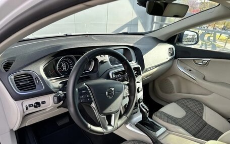 Volvo V40 Cross Country I, 2018 год, 2 300 000 рублей, 5 фотография