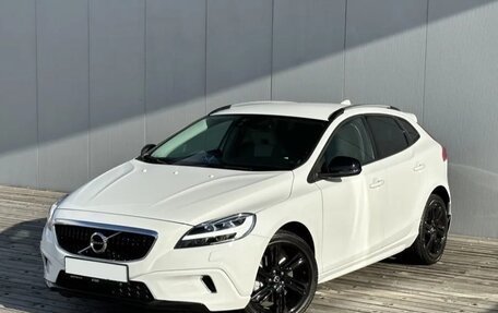 Volvo V40 Cross Country I, 2018 год, 2 300 000 рублей, 15 фотография