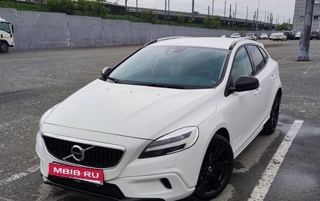 Volvo V40 Cross Country I, 2018 год, 2 300 000 рублей, 16 фотография