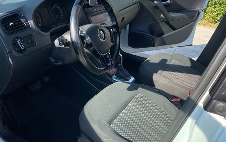 Volkswagen Polo VI (EU Market), 2015 год, 1 200 000 рублей, 10 фотография