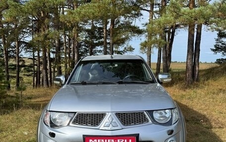 Mitsubishi L200 IV рестайлинг, 2011 год, 1 100 000 рублей, 1 фотография
