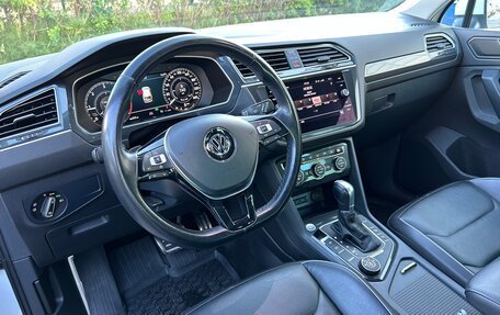 Volkswagen Tiguan II, 2018 год, 2 950 000 рублей, 13 фотография