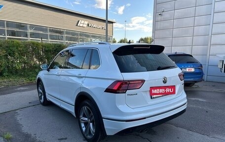 Volkswagen Tiguan II, 2018 год, 2 950 000 рублей, 8 фотография
