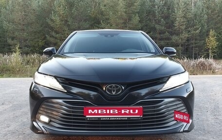 Toyota Camry, 2019 год, 2 400 000 рублей, 2 фотография