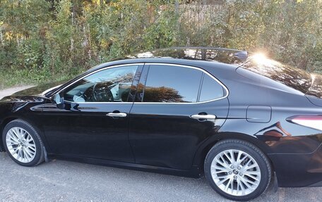 Toyota Camry, 2019 год, 2 400 000 рублей, 6 фотография