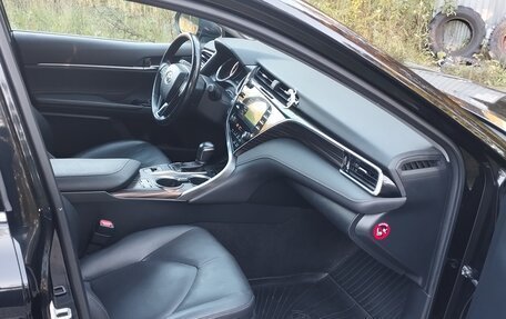 Toyota Camry, 2019 год, 2 400 000 рублей, 14 фотография
