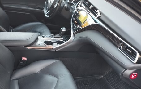 Toyota Camry, 2019 год, 2 400 000 рублей, 16 фотография