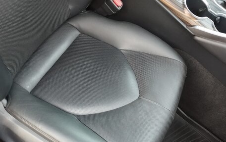 Toyota Camry, 2019 год, 2 400 000 рублей, 15 фотография