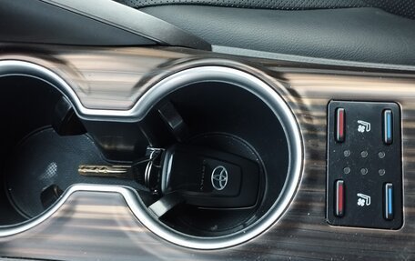 Toyota Camry, 2019 год, 2 400 000 рублей, 18 фотография