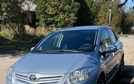 Toyota Auris II, 2010 год, 1 000 000 рублей, 1 фотография