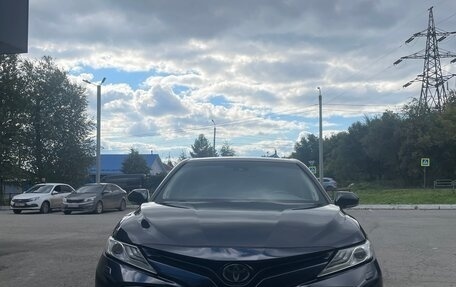 Toyota Camry, 2018 год, 2 350 000 рублей, 4 фотография