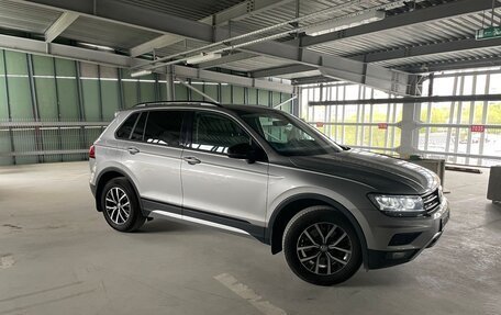 Volkswagen Tiguan II, 2019 год, 2 600 000 рублей, 2 фотография