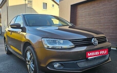 Volkswagen Jetta VI, 2011 год, 850 000 рублей, 2 фотография