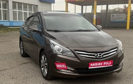 Hyundai Solaris II рестайлинг, 2015 год, 830 000 рублей, 1 фотография