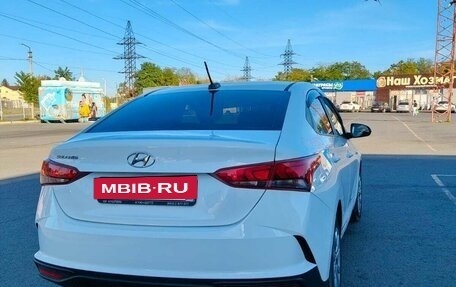 Hyundai Solaris II рестайлинг, 2021 год, 1 450 000 рублей, 2 фотография