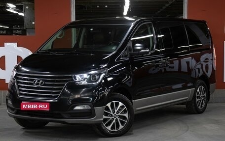 Hyundai Grand Starex Grand Starex I рестайлинг 2, 2019 год, 3 398 000 рублей, 1 фотография