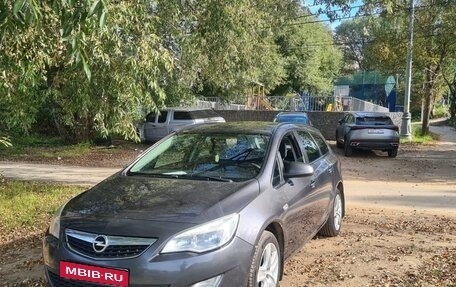 Opel Astra J, 2012 год, 920 000 рублей, 1 фотография