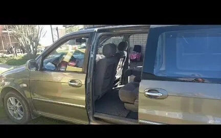 KIA Carnival III, 2005 год, 800 000 рублей, 1 фотография