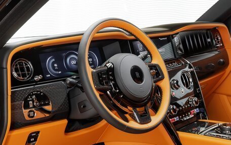 Rolls-Royce Cullinan, 2025 год, 90 261 696 рублей, 3 фотография