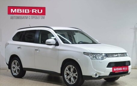 Mitsubishi Outlander III рестайлинг 3, 2013 год, 1 449 000 рублей, 3 фотография