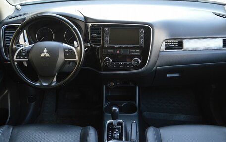 Mitsubishi Outlander III рестайлинг 3, 2013 год, 1 449 000 рублей, 10 фотография