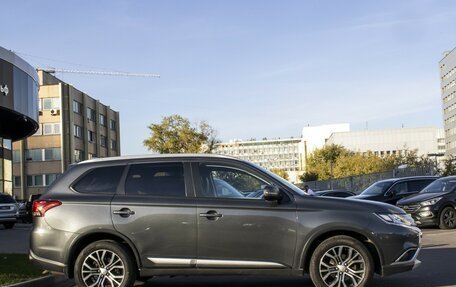 Mitsubishi Outlander III рестайлинг 3, 2017 год, 1 685 000 рублей, 4 фотография