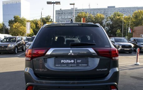 Mitsubishi Outlander III рестайлинг 3, 2017 год, 1 685 000 рублей, 6 фотография