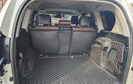 Toyota Land Cruiser Prado 150 рестайлинг 2, 2019 год, 4 900 000 рублей, 5 фотография