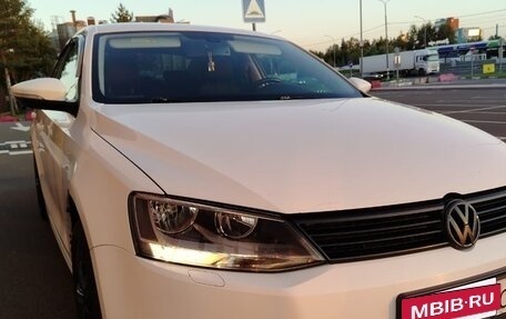 Volkswagen Jetta VI, 2013 год, 670 000 рублей, 2 фотография