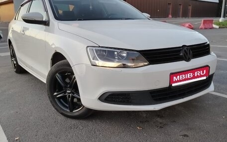 Volkswagen Jetta VI, 2013 год, 670 000 рублей, 7 фотография