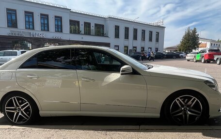 Mercedes-Benz E-Класс, 2012 год, 1 500 000 рублей, 4 фотография