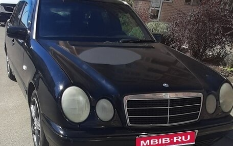 Mercedes-Benz E-Класс, 1997 год, 280 000 рублей, 1 фотография