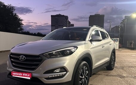 Hyundai Tucson III, 2015 год, 1 800 000 рублей, 2 фотография