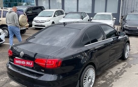 Volkswagen Jetta VI, 2015 год, 1 560 000 рублей, 2 фотография