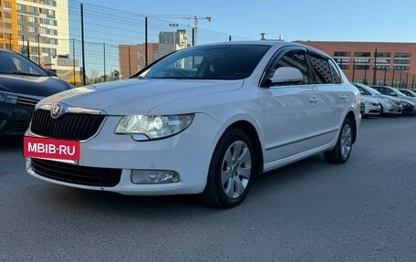 Skoda Superb III рестайлинг, 2012 год, 1 300 000 рублей, 2 фотография