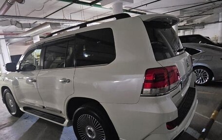 Toyota Land Cruiser 200, 2019 год, 5 700 000 рублей, 4 фотография