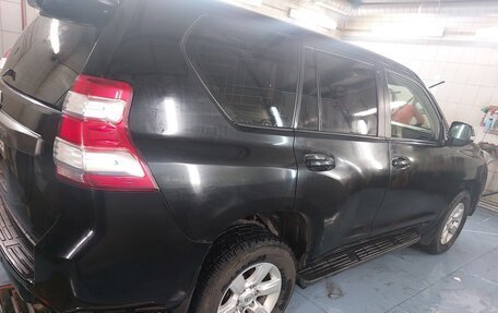 Toyota Land Cruiser Prado 150 рестайлинг 2, 2014 год, 2 350 000 рублей, 4 фотография