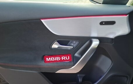 Mercedes-Benz A-Класс, 2019 год, 2 390 000 рублей, 12 фотография