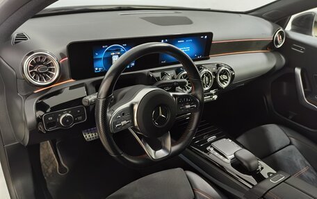 Mercedes-Benz A-Класс, 2021 год, 2 590 000 рублей, 12 фотография