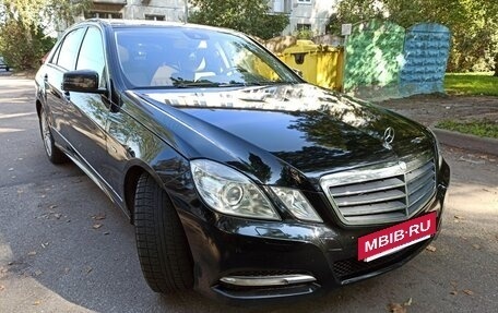 Mercedes-Benz E-Класс, 2011 год, 1 200 000 рублей, 2 фотография