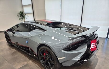 Lamborghini Huracán, 2023 год, 39 320 000 рублей, 3 фотография