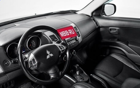 Mitsubishi Outlander III рестайлинг 3, 2011 год, 949 000 рублей, 9 фотография