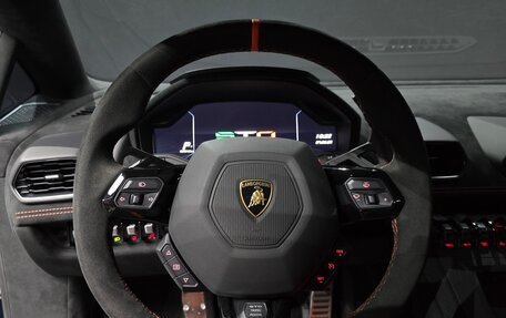 Lamborghini Huracán, 2023 год, 31 460 000 рублей, 5 фотография